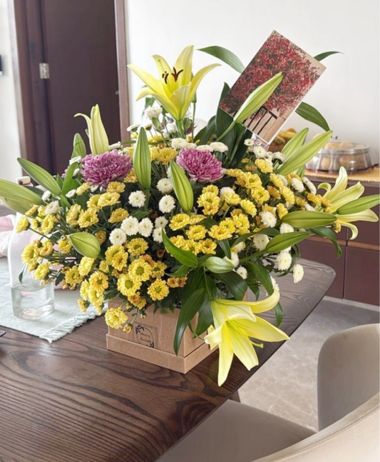 Signature Flower Box - Monica's Flowerdeli
