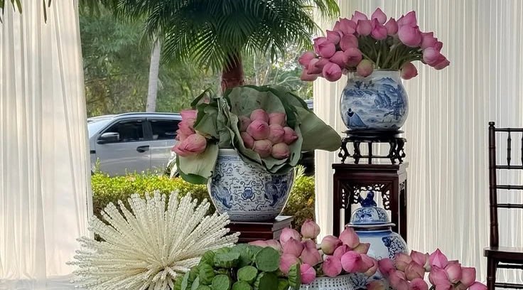 Floral concierge work by Monica's Flowerdeli