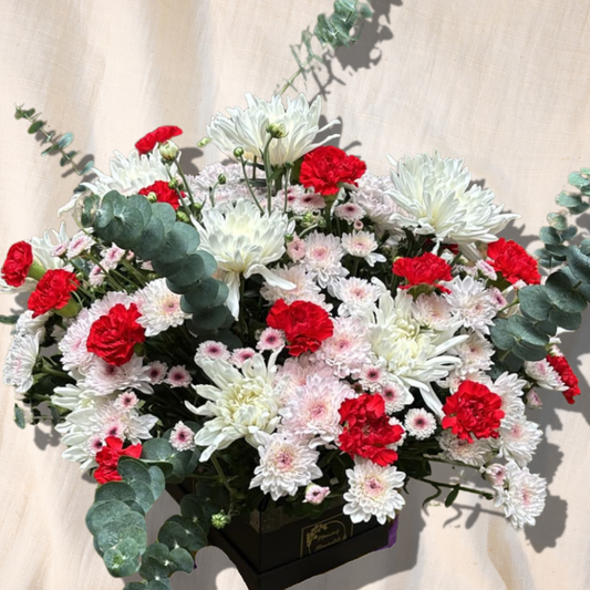 Signature Flower Box - Monica's Flowerdeli